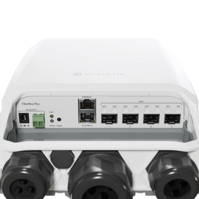 5-портовий керований комутатор Mikrotik FiberBox Plus (CRS305-1G-4S+OUT)