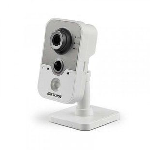 Внутренняя HD камера с датчиком движения Hikvision DS-2CE38D8T-PIR, 2Мп